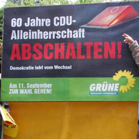 Fabian Wesselmann (Grüne Jugend) und Michael Jäger lassen keinen Zweifel am Ziel des Kommunalwahlkampfs in Cloppenburg aufkommen.