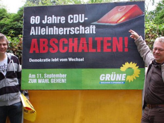 Fabian Wesselmann (Grüne Jugend) und Michael Jäger lassen keinen Zweifel am Ziel des Kommunalwahlkampfs in Cloppenburg aufkommen.