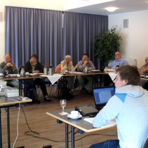 Rudi Hockmann, Geschäftsführer des OM-Verbundes, erläutert die wirtschaftliche Entwicklung im Landkreis Cloppenburg